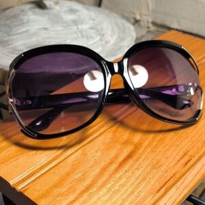 Black and Purple Fashion Sunglasses with Gradient Lenses